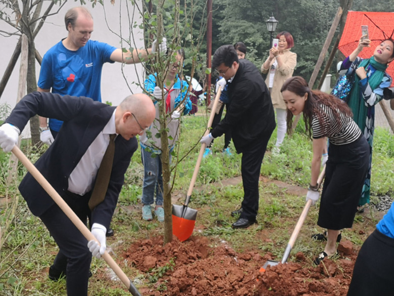 太古地产爱心传递助建美丽乡村，引领总部企业公益事业可持续发展(图5)